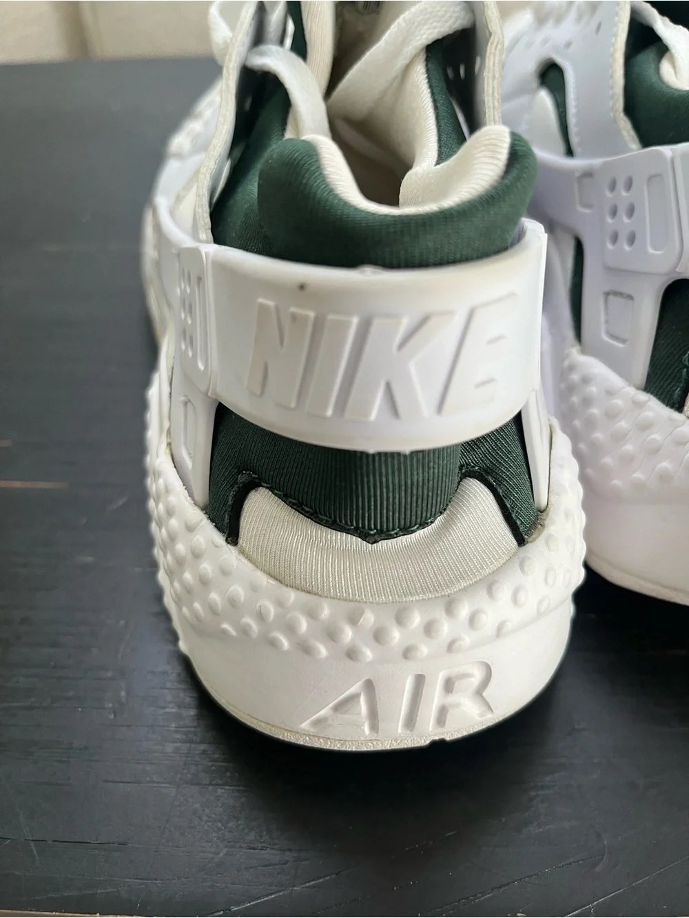 Nike Air Huarache Men's 9.5 White Green Red Sneakers